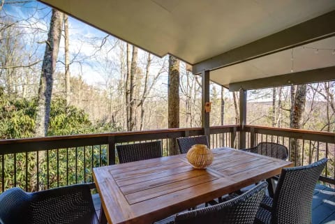Great outdoor space with scenic, wooded mountain views.