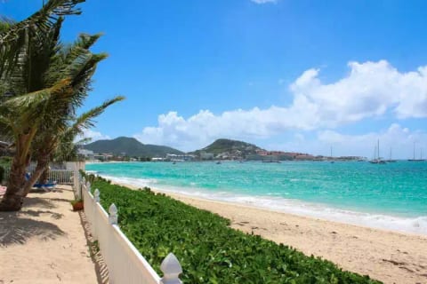 Beachside - Palm Beach Condos