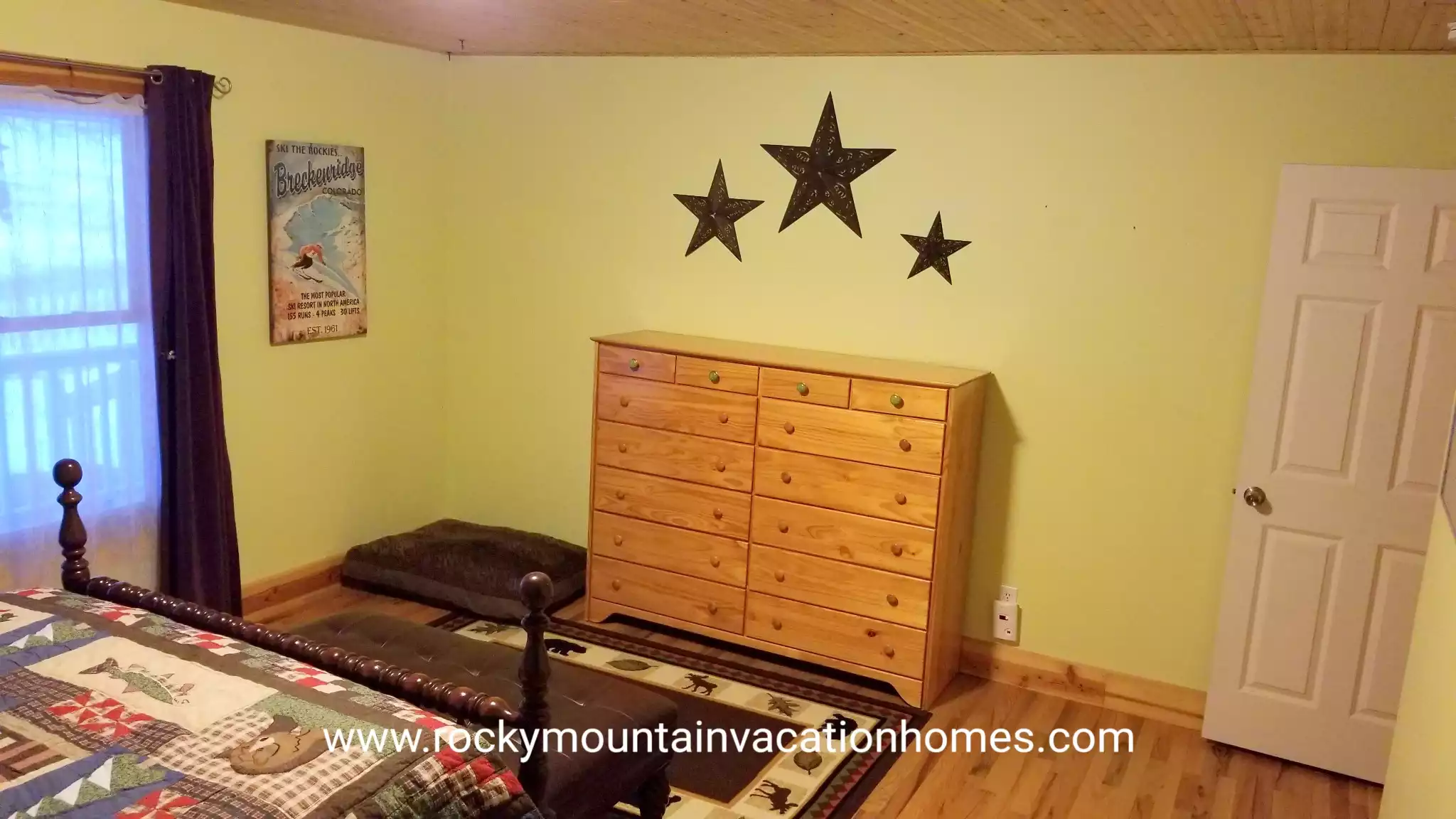 Master bedroom - a large dog bed is in the corner. This can be moved to other rooms.