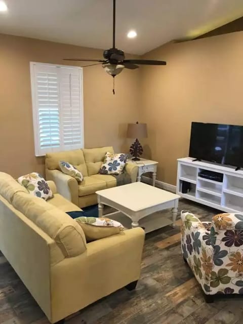 Lazy Turtle Beach House