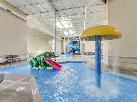 Mountain View Retreat w/Pool & Hot Tub|Patio|BBQ