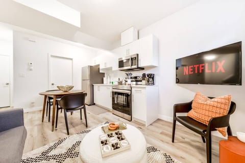 Cozy Nordic Utopia | Near WEM & DT | King Bed!