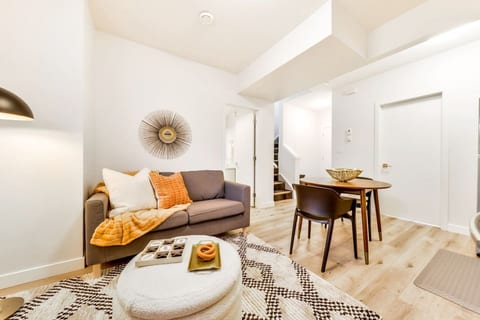 Cozy Nordic Utopia | Near WEM & DT | King Bed!