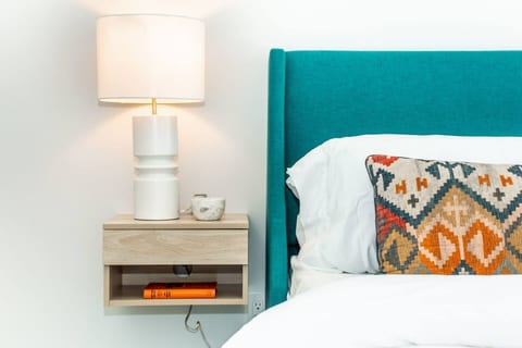 Nordic Escape | Near WEM & DT | AirCon | King Bed