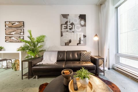 Chic & Cozy Loft | Rogers Place | LRT | Jasper Ave
