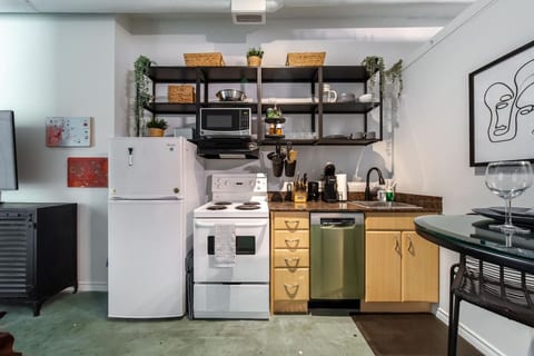 Chic & Cozy Loft | Rogers Place | LRT | Jasper Ave