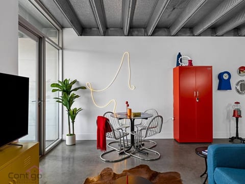 Urban Pop Loft | Near ICE District | UG Parking!