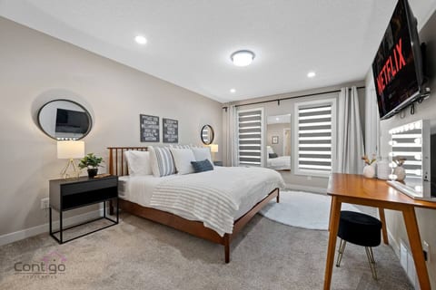 King-Size Comfort – Blackout Vibes & Binge-Ready Smart TV (Use Your Own Account)