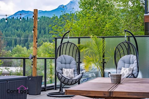 Decked Out | Mtn Views | AC | Big Patio | DT | BBQ