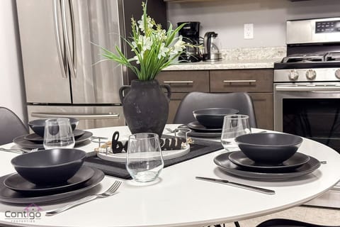 Stylish dining area, ideal for cooking and enjoying meals with family or friends