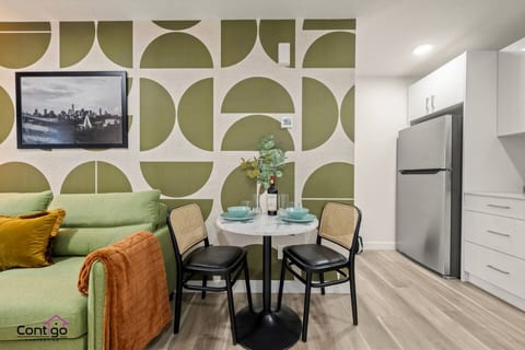 Studio Verde | Bright & Cozy | 4 min to University