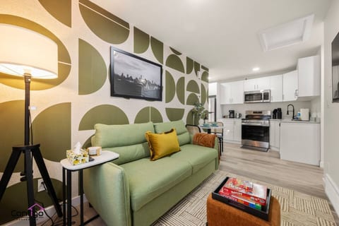 Studio Verde | Bright & Cozy | 4 min to University