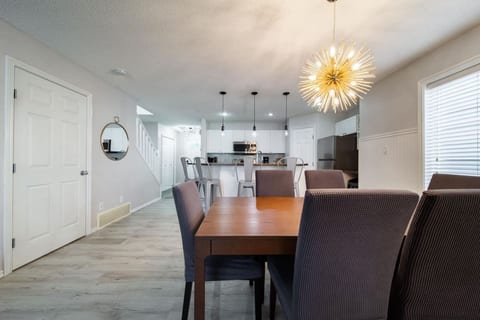 Spacious Lux Escape | Arcade | AC | 5BR | Sleep 10