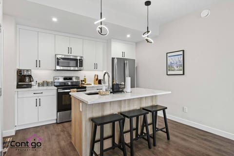 The Golden Peak | Mountain Views | AC | BBQ | DT