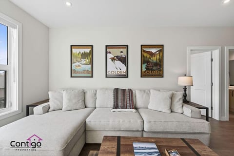 The Golden Peak | Mountain Views | AC | BBQ | DT
