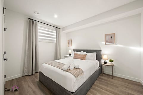 The Valley Suite | Near Trails | Sleeps 6 | AC