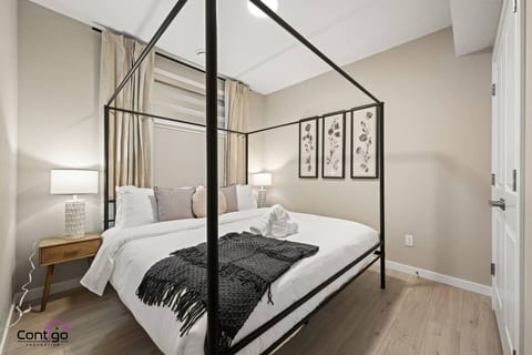 The Lavender Loft | WiFi | 10 min to WEM | KingBed