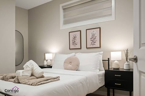 The Lavender Loft | WiFi | 10 min to WEM | KingBed