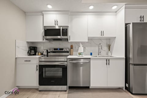 The Lavender Loft | WiFi | 10 min to WEM | KingBed