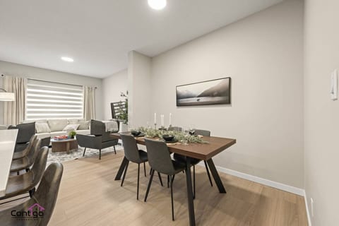 The Breeze | Sleeps 8 | Near WEM | Garage | AC