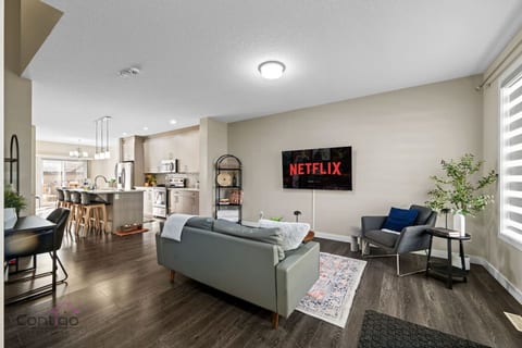 Large Home | Sleeps 12 | Yard | Near DT & Stadium