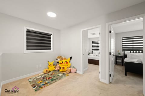 Modern Haven | Family Luxury | 15 min to WEM & DT