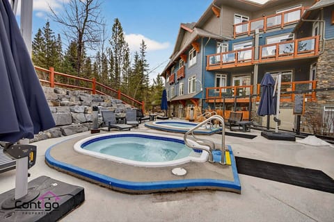 Blackstone Vista | Pool & Hot Tubs | Mtn Views |AC