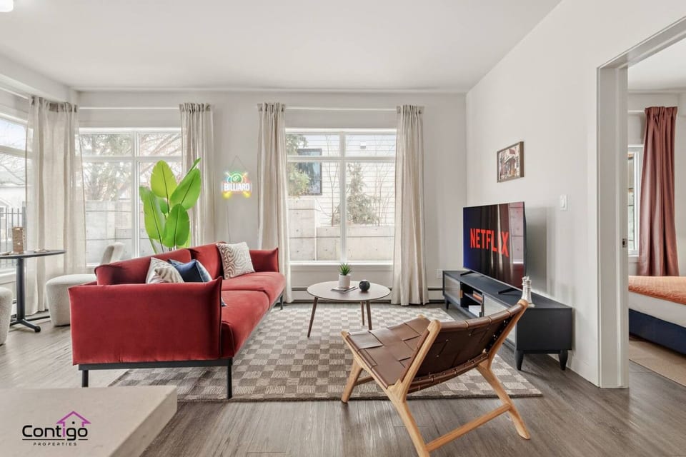 Trendy Boutique Condo | Near University | 5 min DT - Edmonton