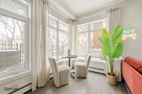 Trendy Boutique Condo | Near University | 5 min DT
