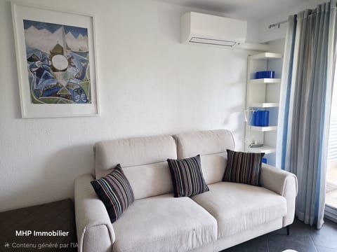 Studio Azzuro : Central, proche plages