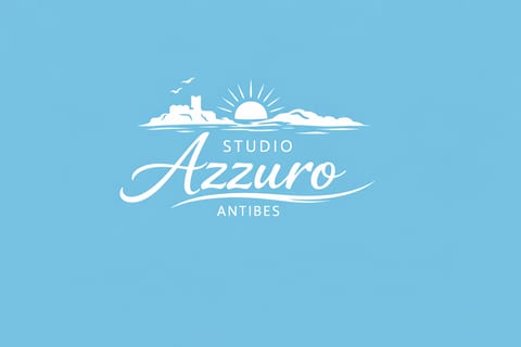Studio Azzuro : Central, proche plages