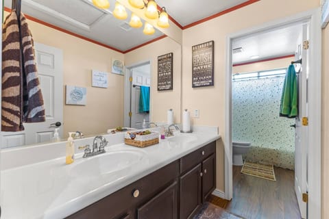 Relaxing Elk Grove Stay • Near Trails