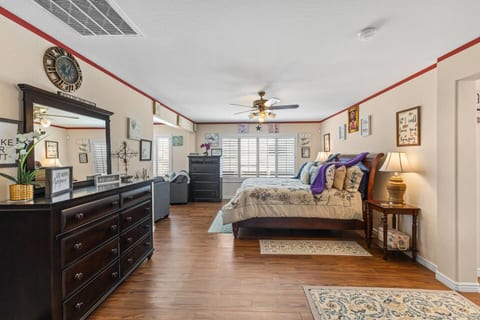 Relaxing Elk Grove Stay • Near Trails