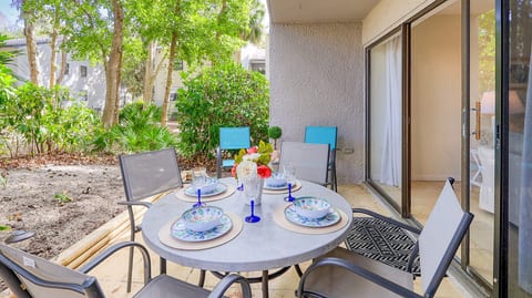 Patio & Outdoor Dining