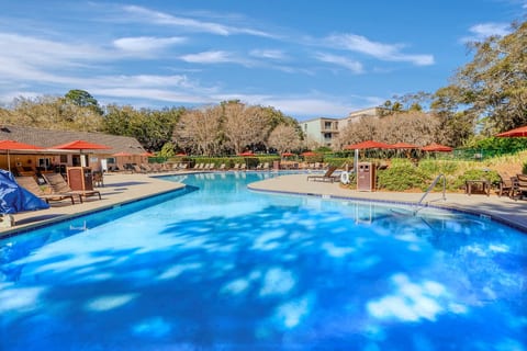 Enjoy Access to Harbour Town Pool Plus the Sun Deck Cafe!