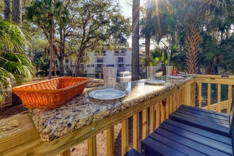 Scenic Lagoon-View Deck with Private Grill & Pool Path Access