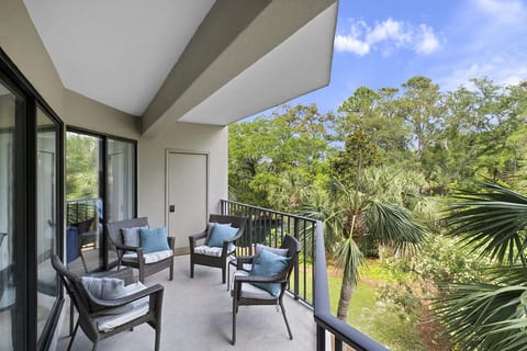Breathe in the Beach Breeze – Private Balcony with Peaceful Views