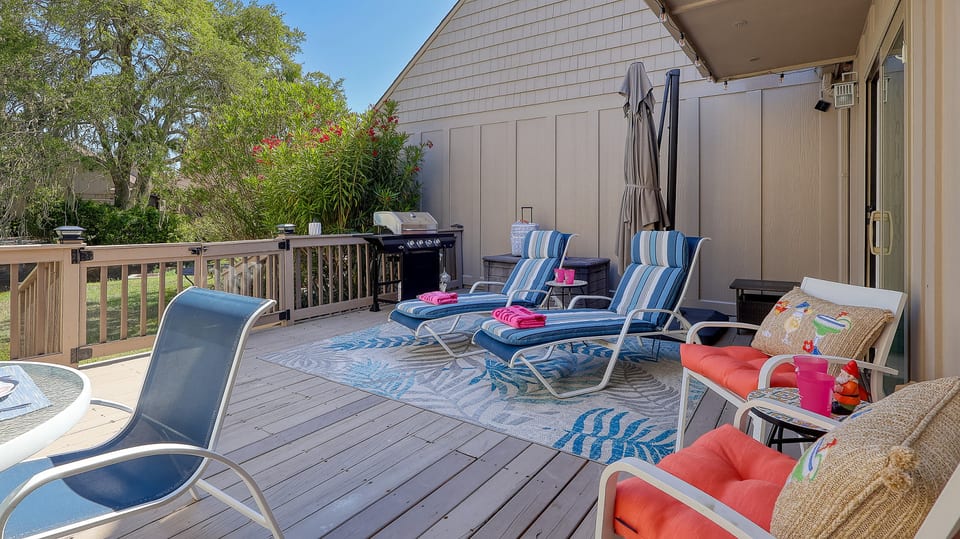 Spacious Deck for Dining and Lounging, Steps to Queen's Grant Pool