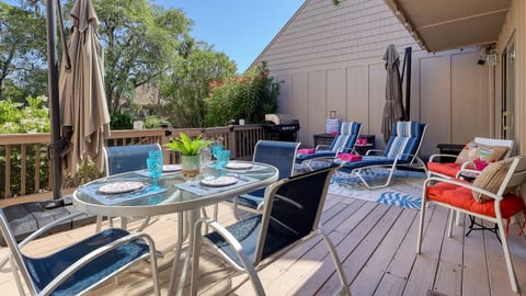 Spacious Deck for Dining and Lounging, Steps to Queen's Grant Pool