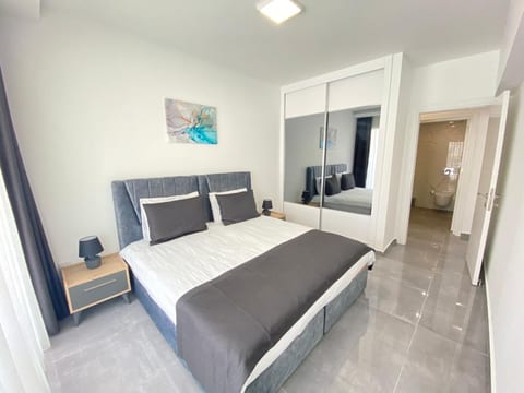 Holiday Apartment in Courtyard Long Beach