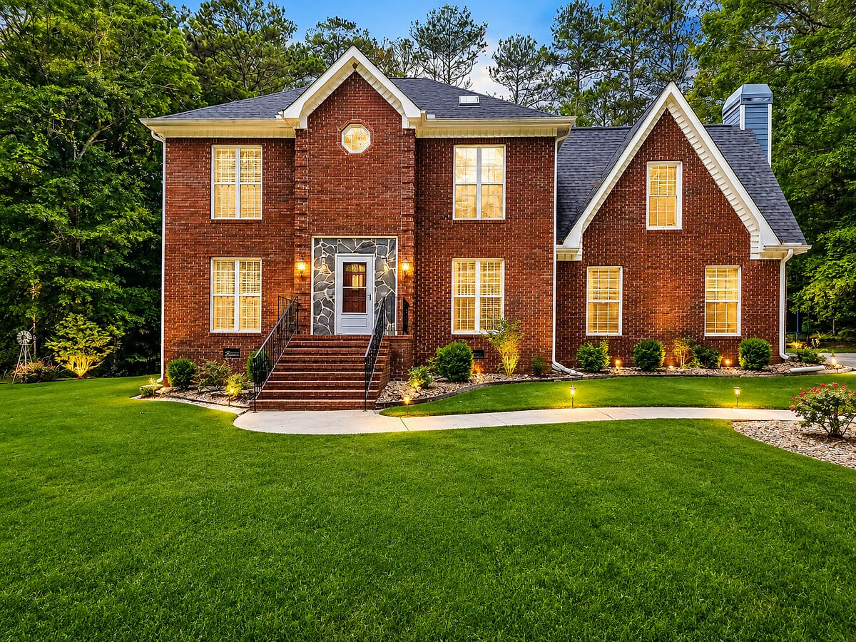 Spacious Luxury Home Retreat Near Atlanta image 1