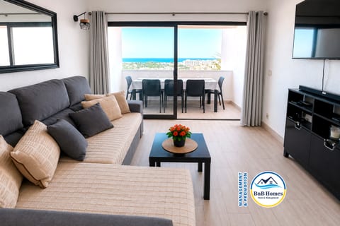 BnB Home Lili Seaview Residence, 4 Terraces, pool