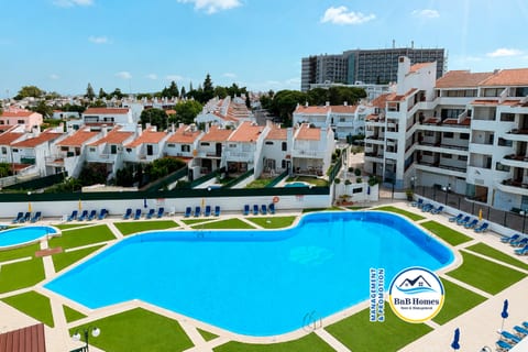 BnB Home Lili Seaview Residence, 4 Terraces, pool