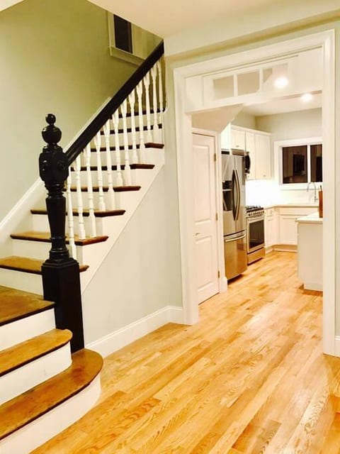 Luxurious House-Harvard/PorterT 5BR/4Bath, Parking
