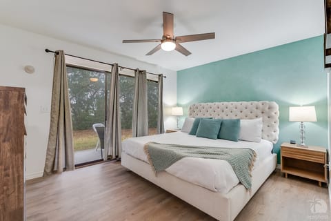 Escape to your Master Retreat night after night and relax in comfort on your premium memory foam King mattress. Wall mounted flat screen, huge walk-in closet and bedside phone charger.