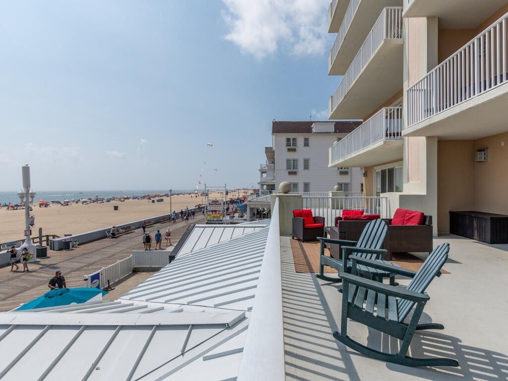3bed/3bath condo enjoy beach and boardwalk!