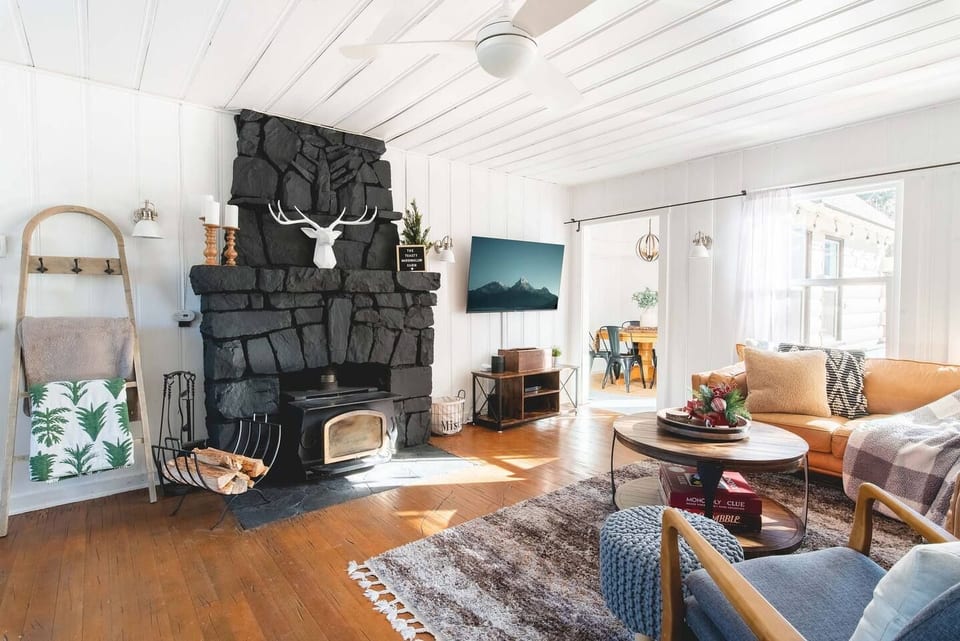 Toasty Cabin | 3b/2b| Pets Ok |HotTub| Poker Table - Big Bear Lake