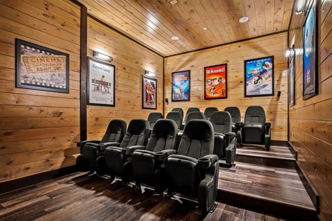 Majestic Pines Lodge