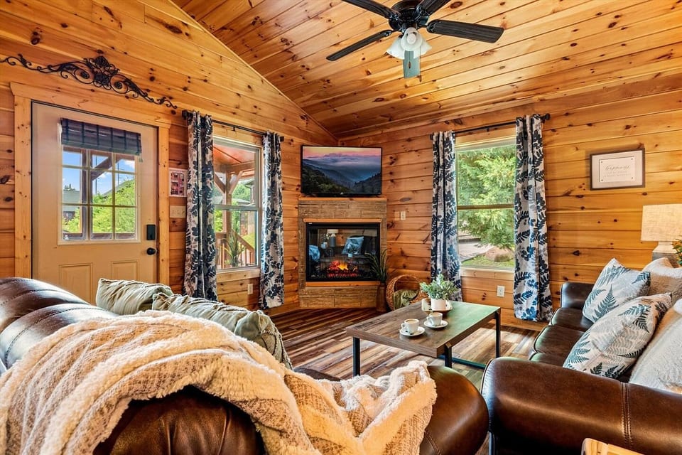 Pinot Paradise - Pigeon Forge