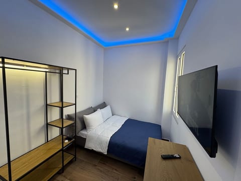 Spacious 2BR | 160m Metro | Piraeus 3min-6 Guests image 5